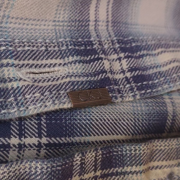 USED MENS CALVIN KLEIN JEAN PLAID SHIRT HAS BLEACH STAINS SIZE M LONG SLEEVE - Picture 5 of 10